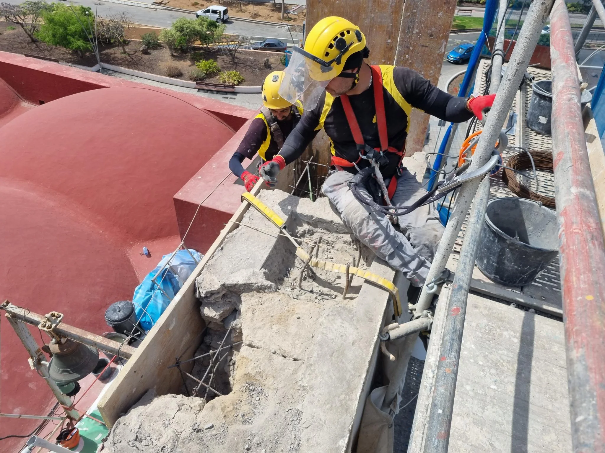 Nuestro equipo trabajando en una obra